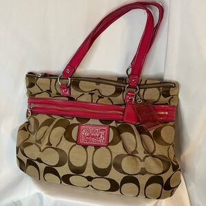 Vintage Discontinued Coach Poppy shoulder monogram bag